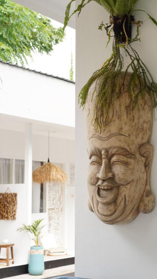 The White Bay Hotel Gili Trawangan Buitenkant foto