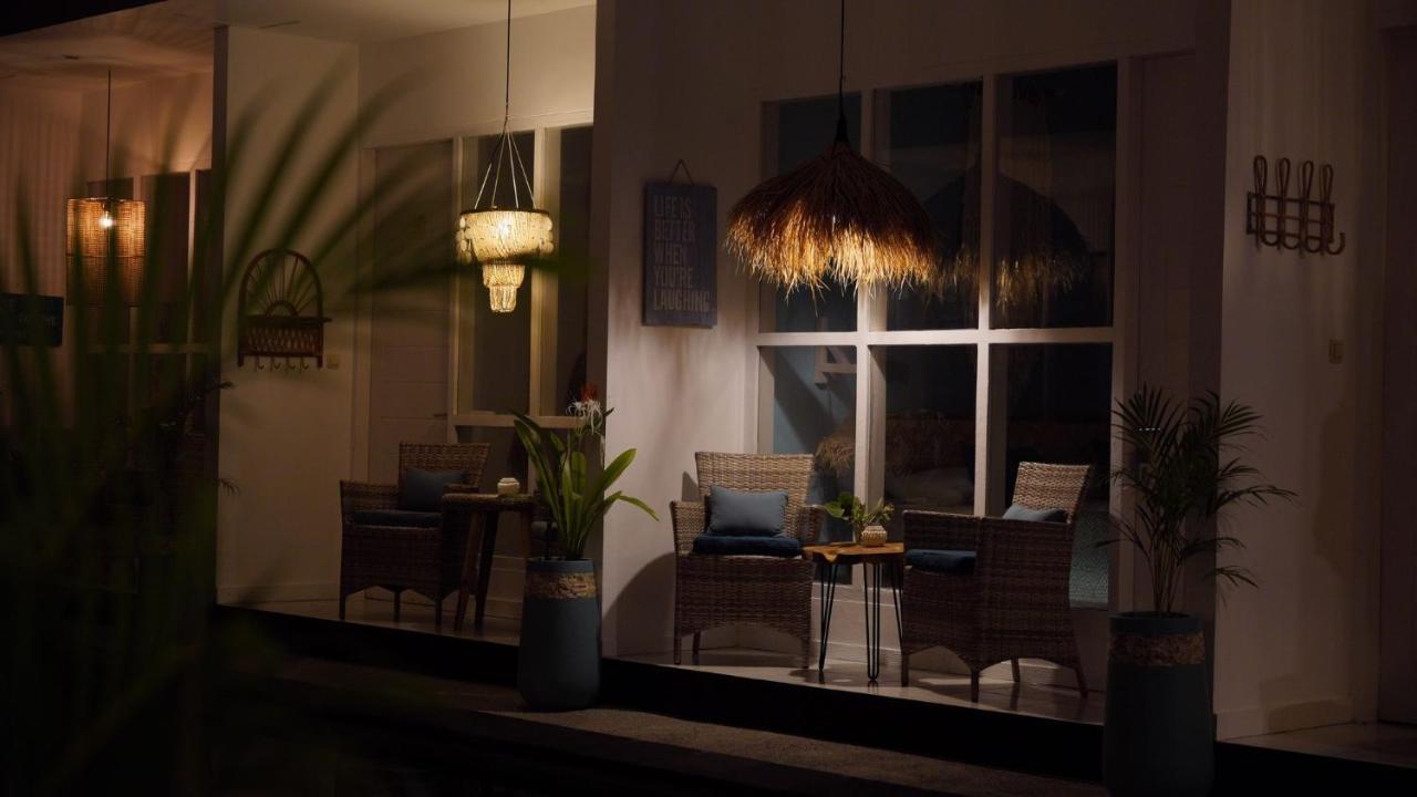 The White Bay Hotel Gili Trawangan Buitenkant foto