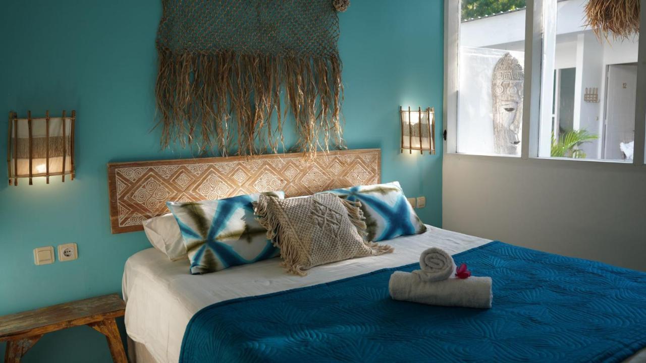 The White Bay Hotel Gili Trawangan Buitenkant foto