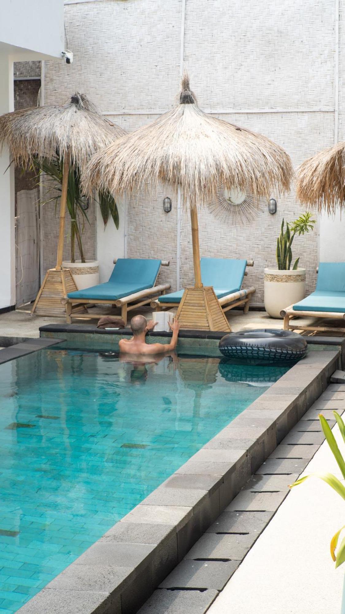 The White Bay Hotel Gili Trawangan Buitenkant foto